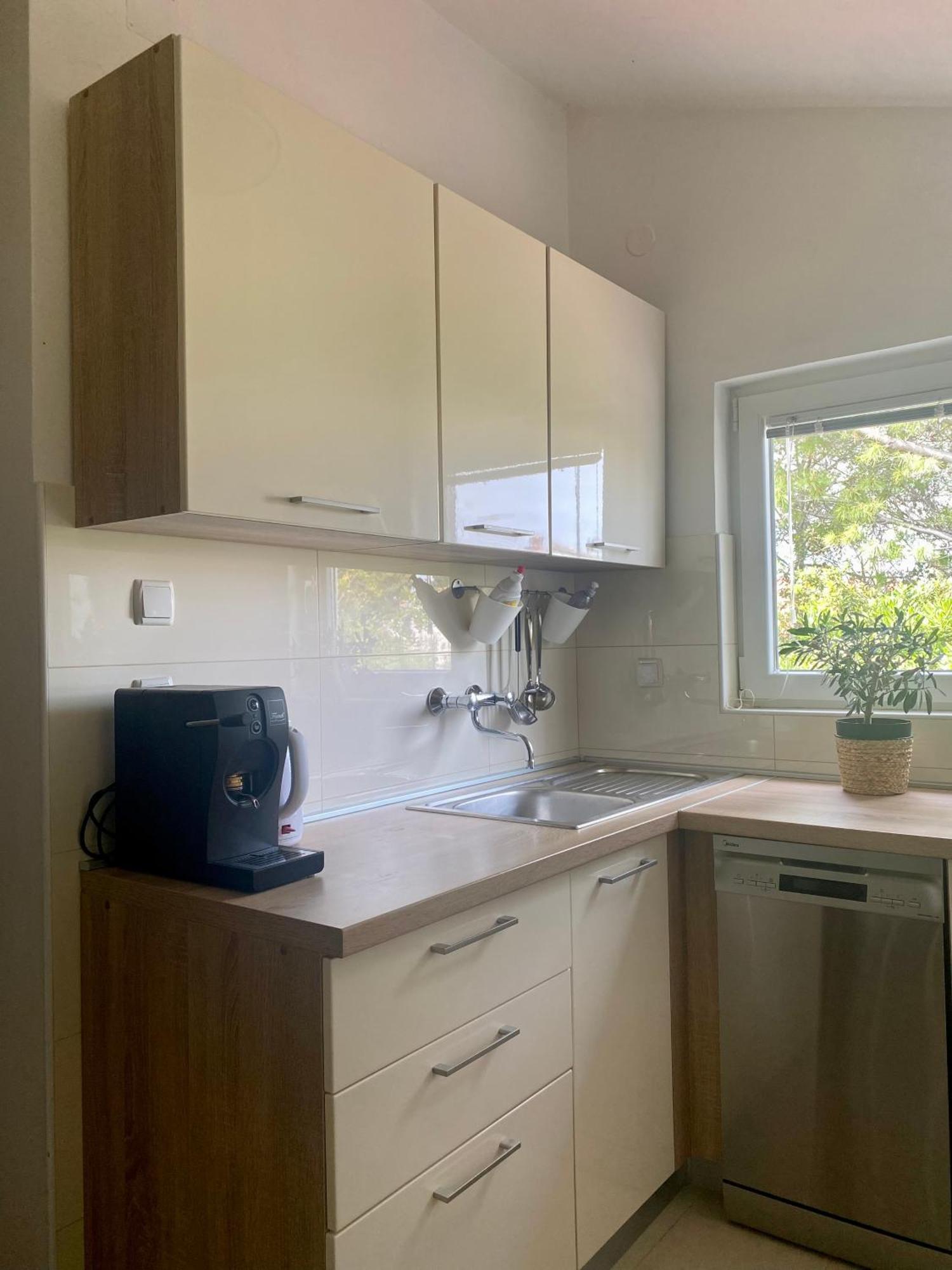 Apartment Ponos Кърк Екстериор снимка
