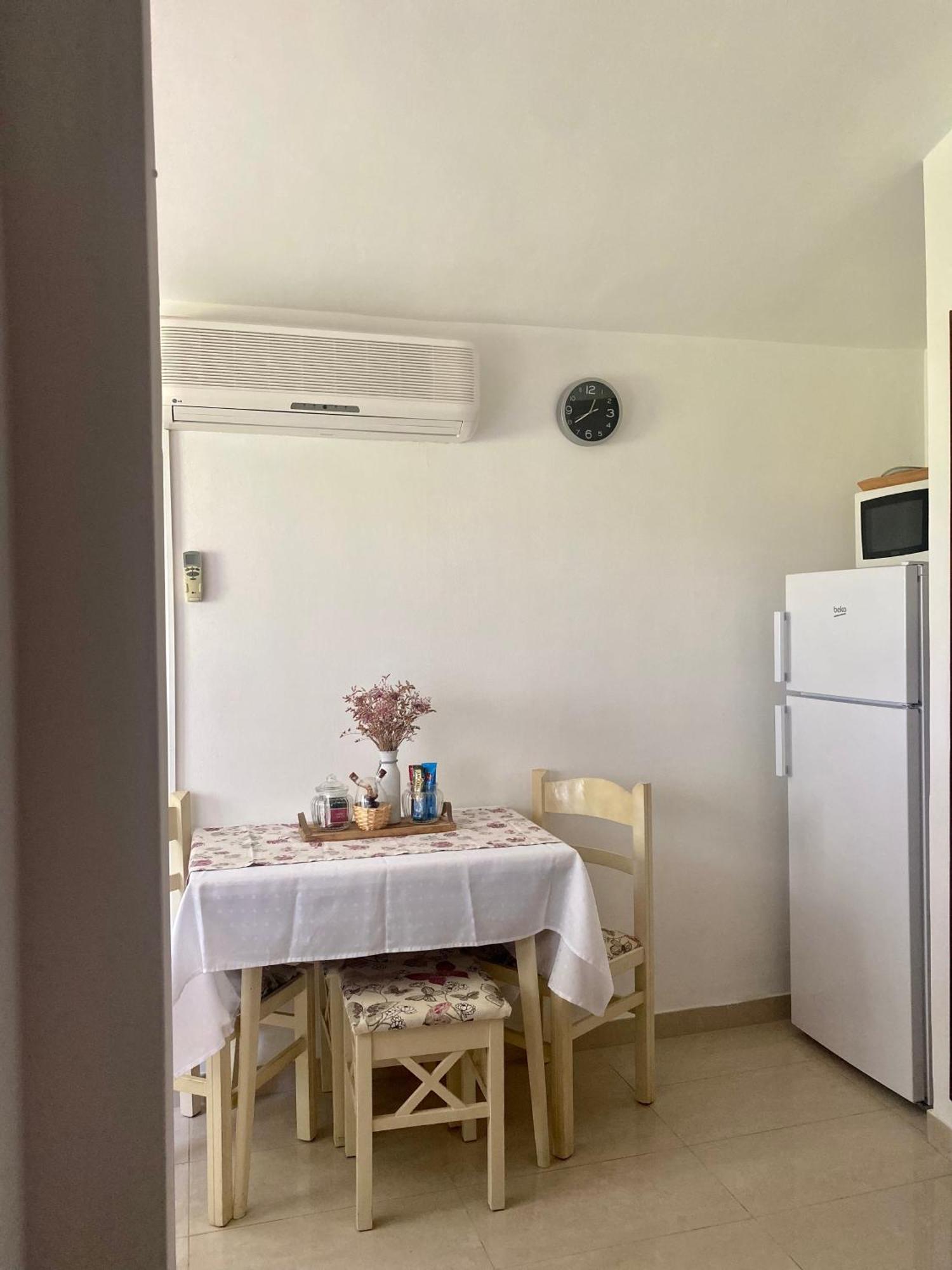 Apartment Ponos Кърк Екстериор снимка