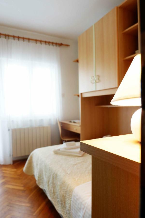 Apartment Ponos Кърк Екстериор снимка